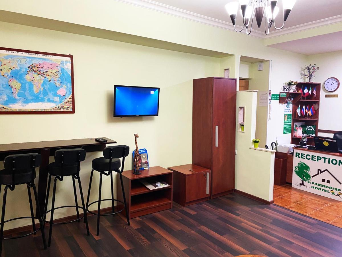 Friendship Hostel & Tours Ереван Экстерьер фото