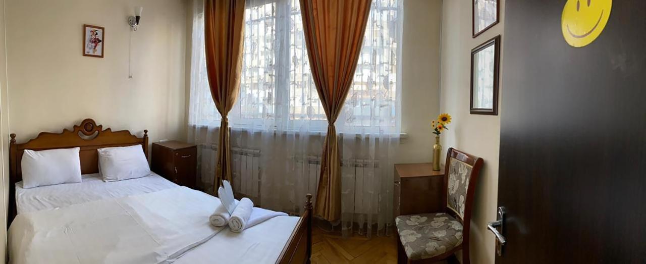 Friendship Hostel & Tours Ереван Экстерьер фото