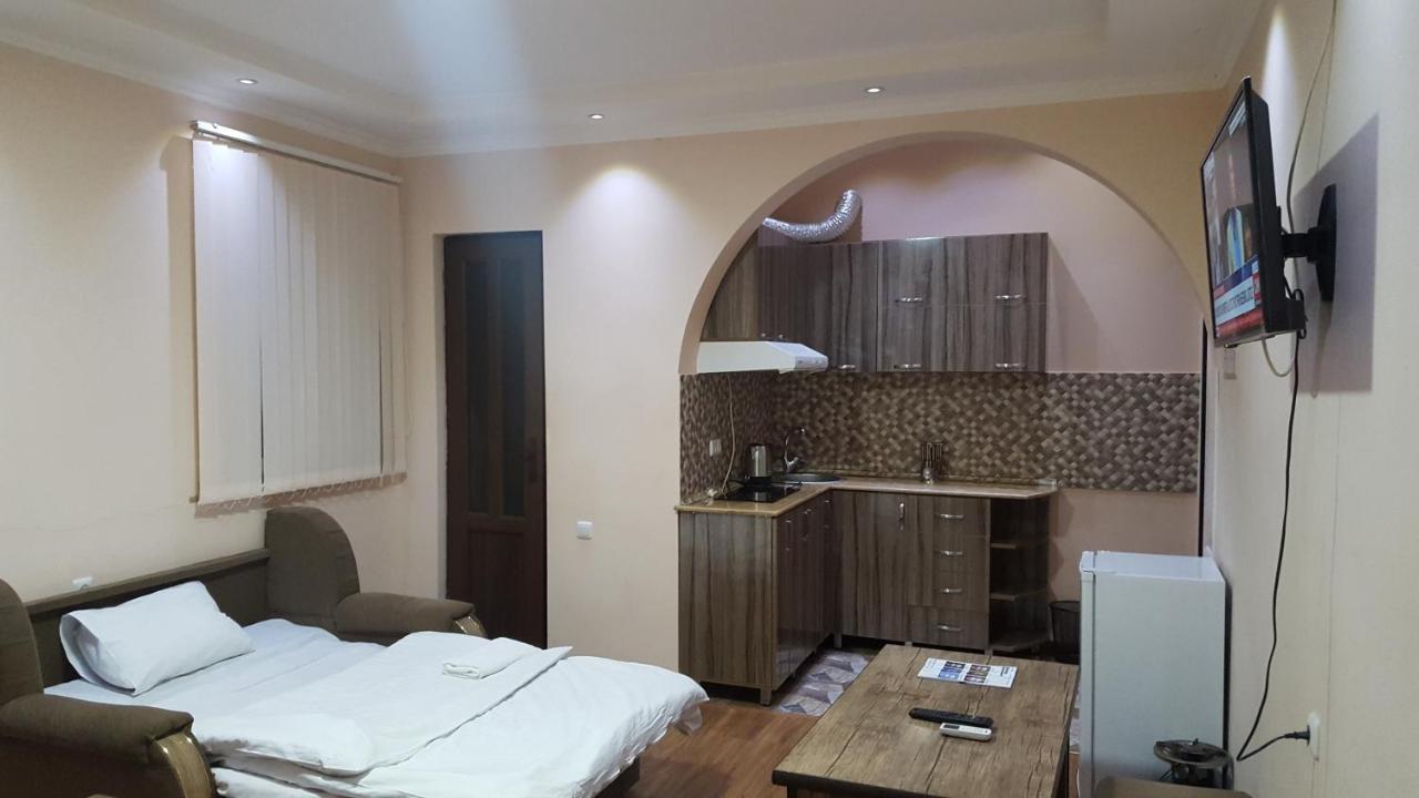Friendship Hostel & Tours Ереван Экстерьер фото
